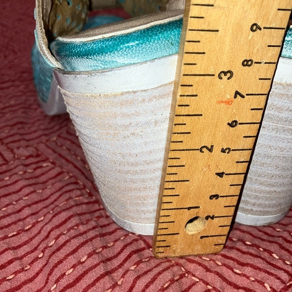 Unity in Diversity turquoise and Cream Heels with Chunky Heel - Picture 9 of 16